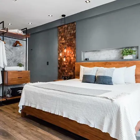 Life Boutique Condo